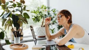 מול המחשב - פרופיל פנסיוני אישי